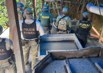 Operação conjunta no Vale do Javari destrói dragas de garimpo ilegal e protege indígenas no Amazonas