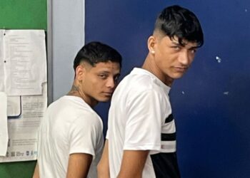 Dupla é presa ao ser flagrada vendendo pó em Manaus