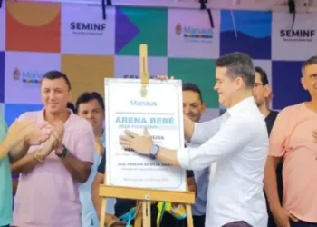 Prefeito David Almeida entrega campo do Bebé revitalizado e reforça compromisso com o esporte e a população de Manaus