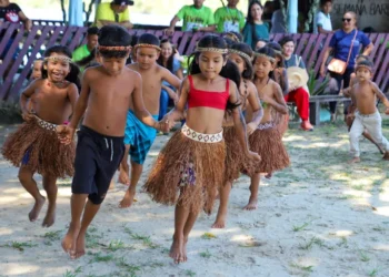 Prefeitura realiza ação ‘Páscoa na Floresta’ e inicia atividades da Semana Baré na zona ribeirinha