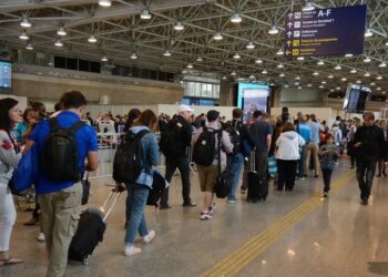 Projeto cria lista para proibir criminosos de embarcar em voos