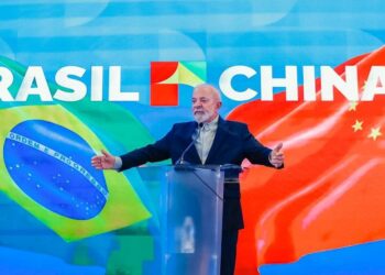 Lula confessa que pediu ajuda da ditadura chinesa para censurar as redes sociais no Brasil