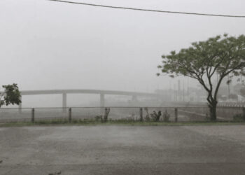 ‘Friagem’ chega a Manaus, derruba temperaturas e população comemora