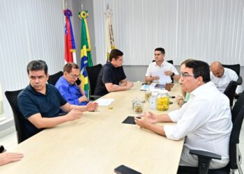 PREFEITO mantém Passe Livre Estudantil e cria grupo de trabalho para garantir renovação do convênio com o Estado