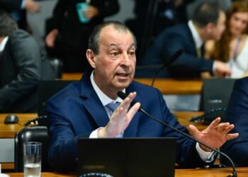 Omar Aziz deve ser o presidente da CPMI do INSS, diz site