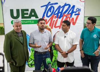 Parintins 2025: UEA estreia no festival com programa exaltando as tradições azul e vermelho