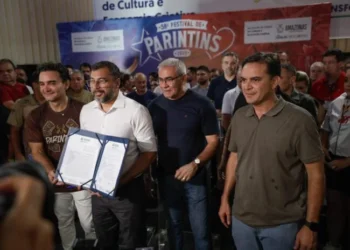 Governador Wilson Lima assina contrato para elaboração do projeto de modernização do Bumbódromo de Parintins