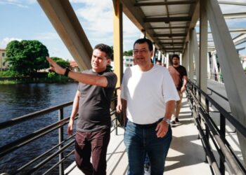 Prefeito David Almeida anuncia construção do novo porto da Manaus Moderna com apoio do governo federal – Leia mais em: https://cm7brasil.com/noticias/politica/prefeito-david-almeida-anuncia-construcao-do-novo-porto-da-manaus-moderna-com-apoio-do-governo-federal/Prefeito David Almeida anuncia construção do novo porto da Manaus Moderna com apoio do governo federal