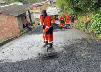 MOBILIDADE Prefeitura de Manaus reforça pavimentação no bairro Colônia Antônio Aleixo