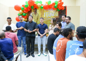 Prefeito David Almeida participa de celebração de Natal no Centro Pop e reforça política de resgate da dignidade com pessoas em situação de rua