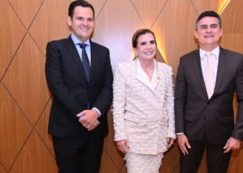 Prefeito David Almeida prestigia posse do novo Corpo Diretivo do TCE-AM e parabeniza conselheira Yara Lins por recondução histórica