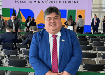 Presidente da CMM David Reis participa da posse do novo ministro do Turismo em Brasília