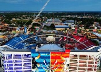 Ingressos do Festival de Parintins 2026 se esgotam horas após retomada de vendas