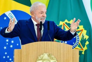 Lula assina indulto de Natal e deixa de fora presos pelo 8/1 e delatores