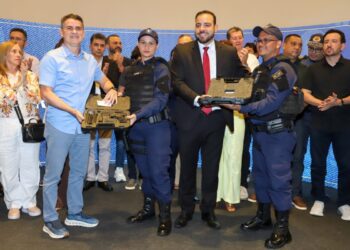 David Almeida eleva segurança municipal e arma mais 127 guardas municipais em Manaus