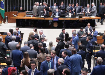 Câmara aprova PL antifacção com aumento de pena, mas sem imposto para bets