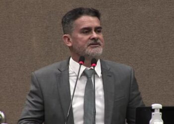 David Almeida enaltece servidores, descarta falsas acusações de corrupção e volta a falar sobre hospital municipal