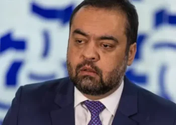 Cláudio Castro renuncia ao cargo de governador do Rio de Janeiro antes de ser julgado no TSE