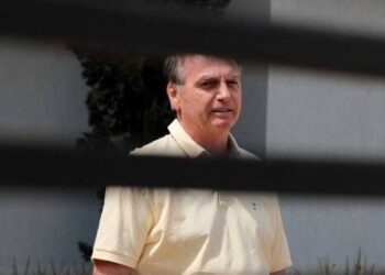 STF concede prisão domiciliar a Bolsonaro
