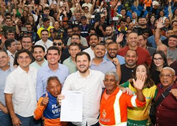 Renato Junior sanciona reajuste salarial e aumenta o auxílio para mais de 35 mil servidores municipais
